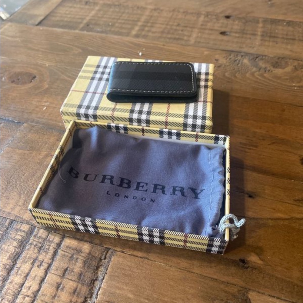 Burberry money clip